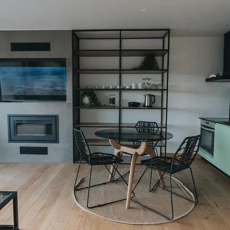 Earth Boutique Apartments Next To Stavros Niarchos-3